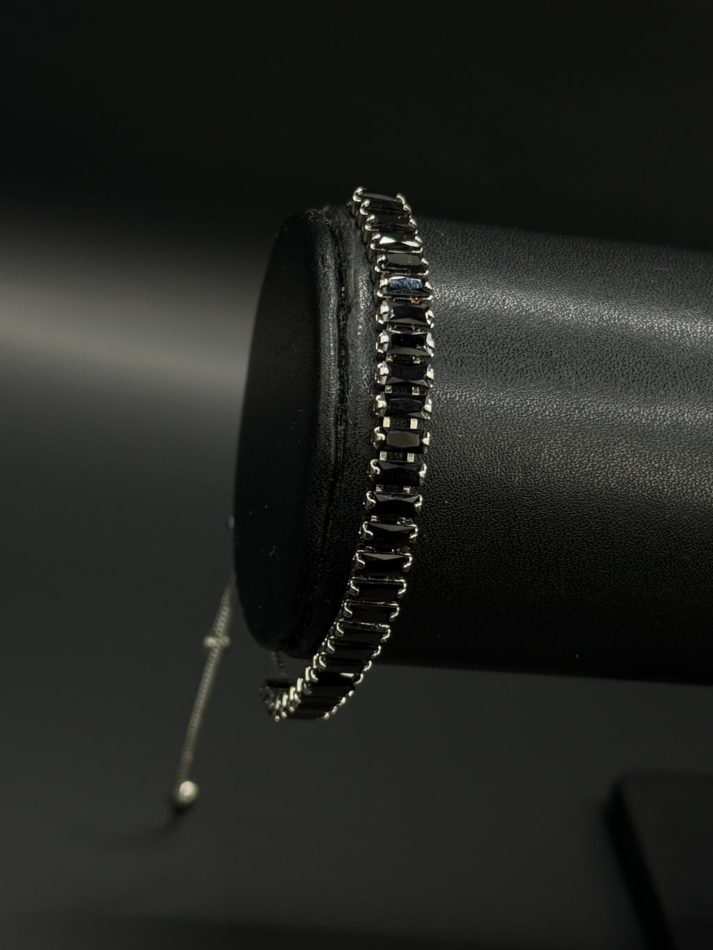 Pulso Baguette Ajustable Zirconias Plateado