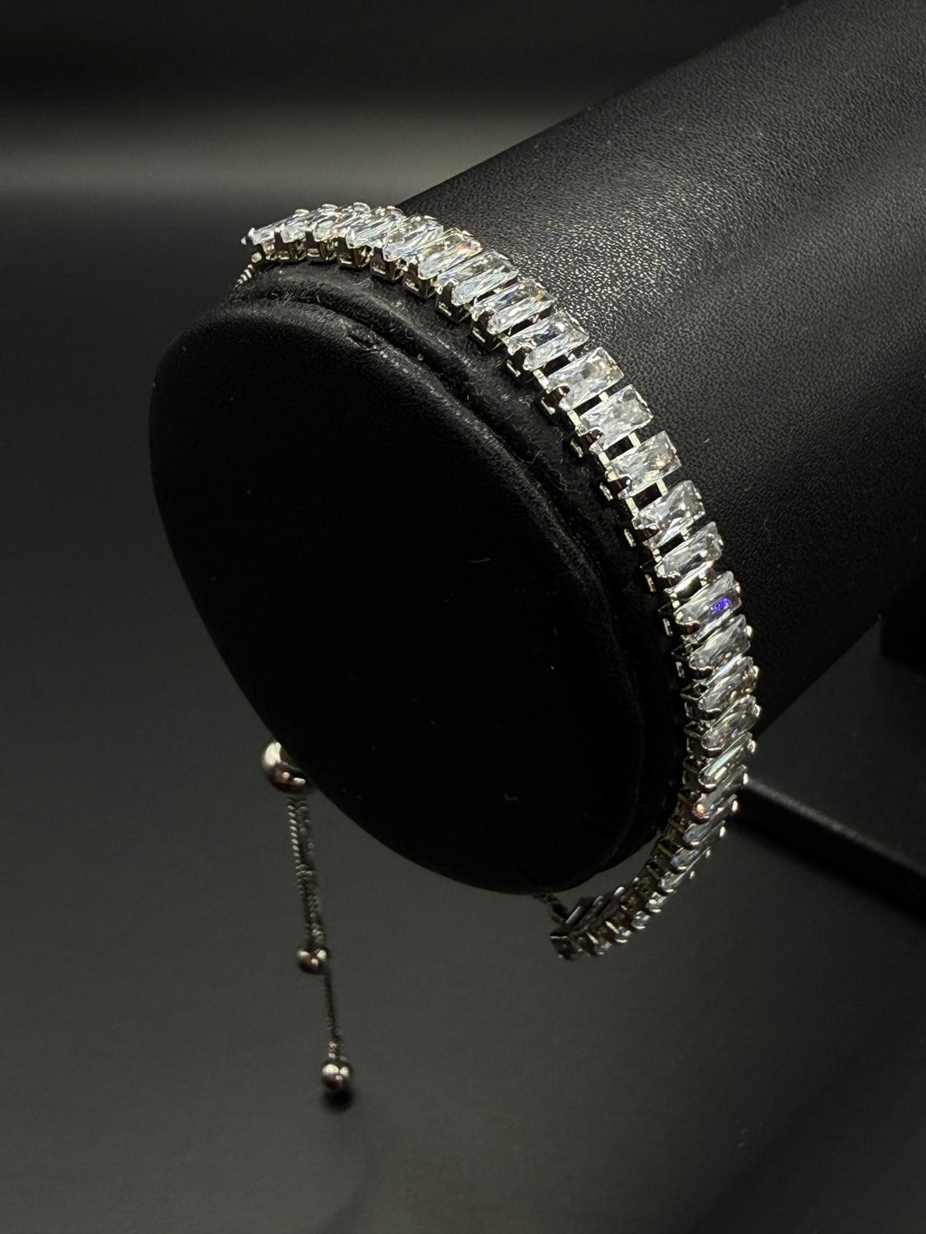 Pulso Baguette Ajustable Zirconias Plateado