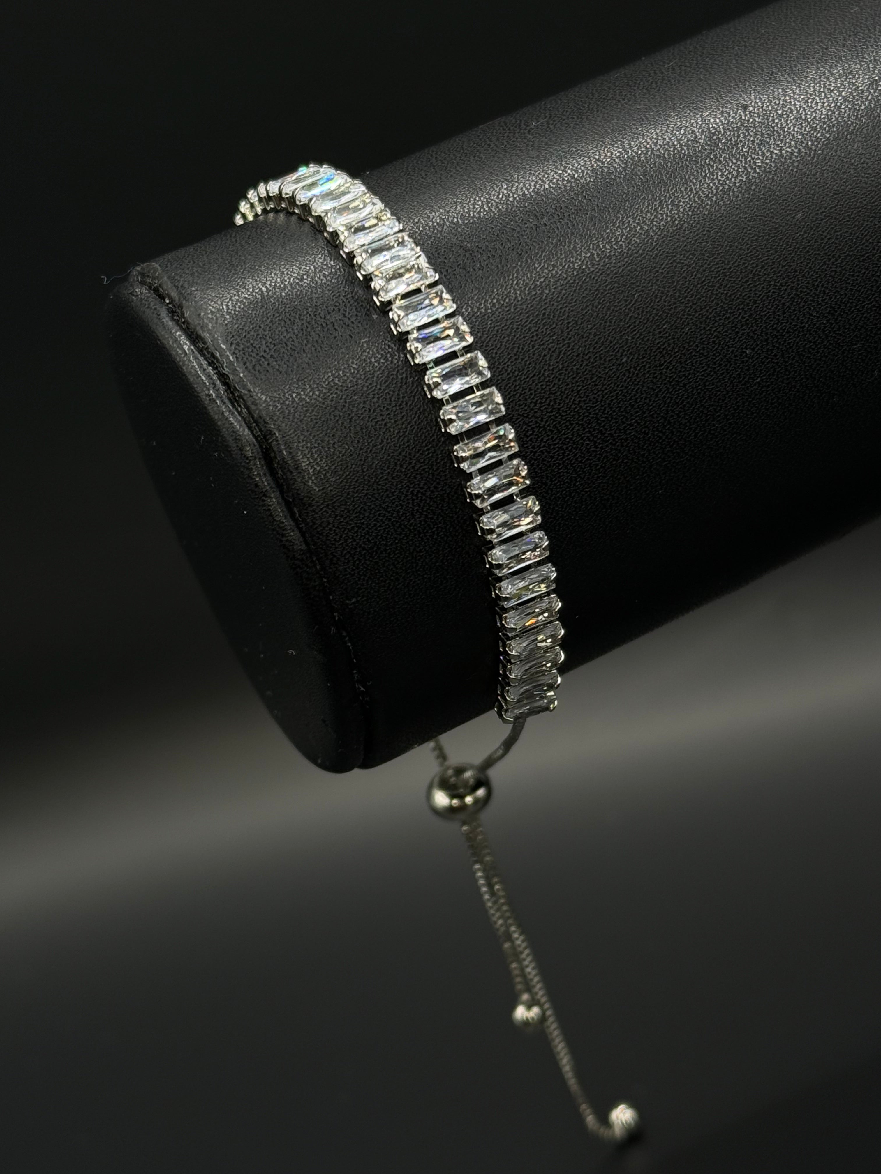 Pulso Baguette Ajustable Zirconias Plateado